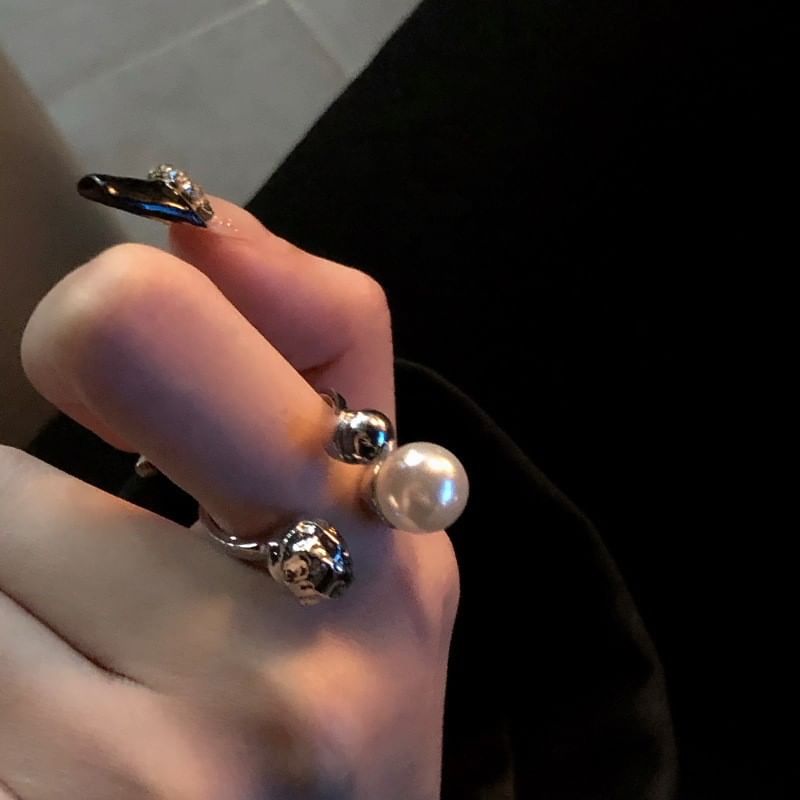 / Face Smiley Rhinestone Faux Pearl Ring FashionChic
