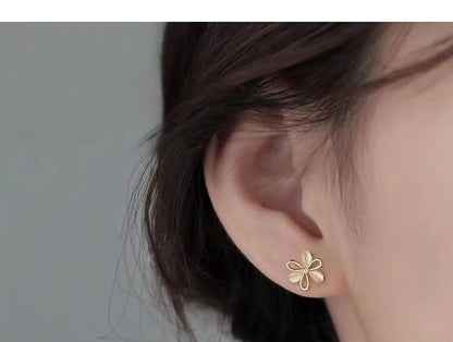 925 Sterling Silver Flower Stud Earring SpreePicky