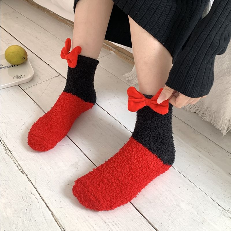 Bow Accent Two Tone Crew Socks SpreePicky