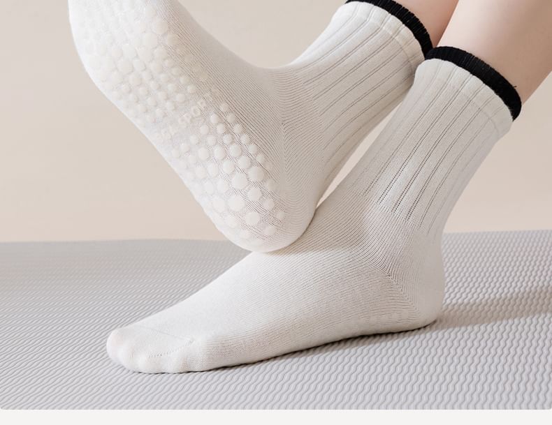 Contrast Trim Ribbed Yoga Short Socks / Set SpreePicky