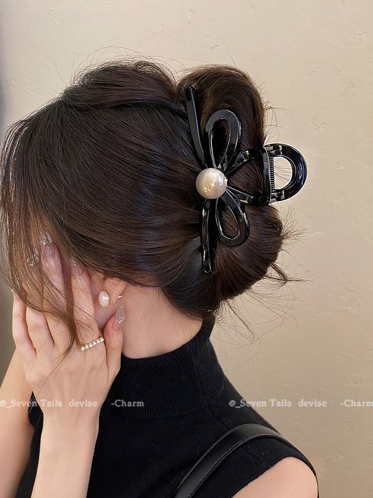 Faux Pearl Bow Hair Claw SpreePicky