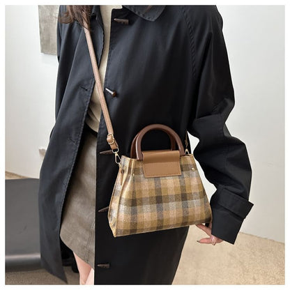 Set: Plaid Shoulder Bag + Plain Faux Leather Pouch SpreePicky