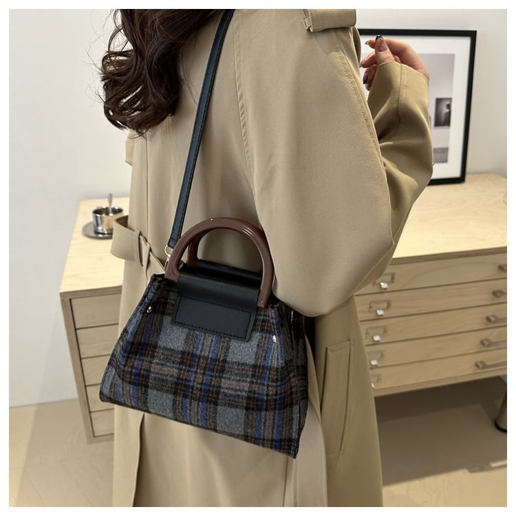 Set: Plaid Shoulder Bag + Plain Faux Leather Pouch SpreePicky