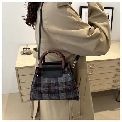 Set: Plaid Shoulder Bag + Plain Faux Leather Pouch SpreePicky