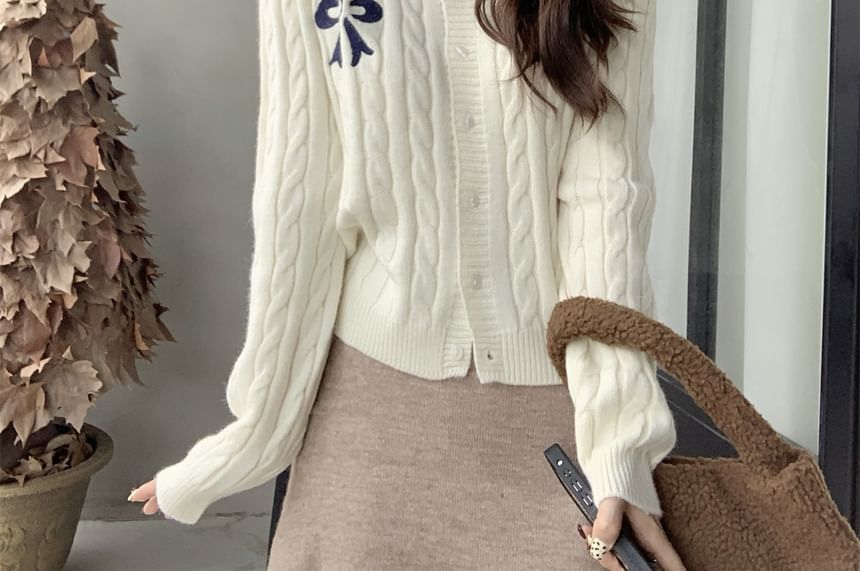 Round Neck Bow Embroidered Cable Knit Cardigan SpreePicky