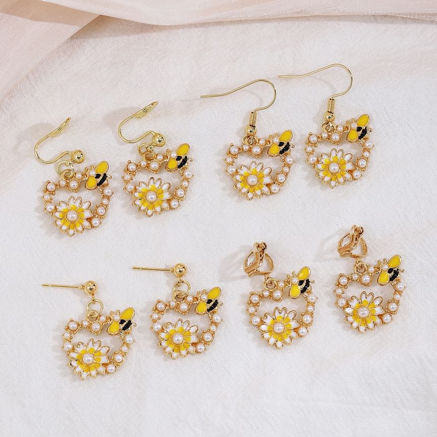 Floral Faux Pearl Bee Alloy Drop Earring SpreePicky