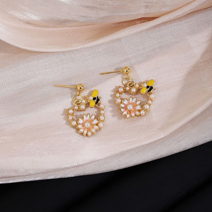 Floral Faux Pearl Bee Alloy Drop Earring SpreePicky