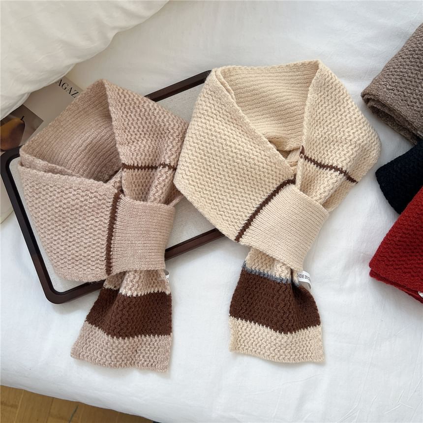 Two-Tone Knit Scarf SpreePicky