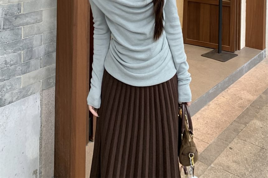 Long-Sleeve Cowl Neck Plain Tee / High Rise Accordion Pleated Maxi A-Line Skirt SpreePicky