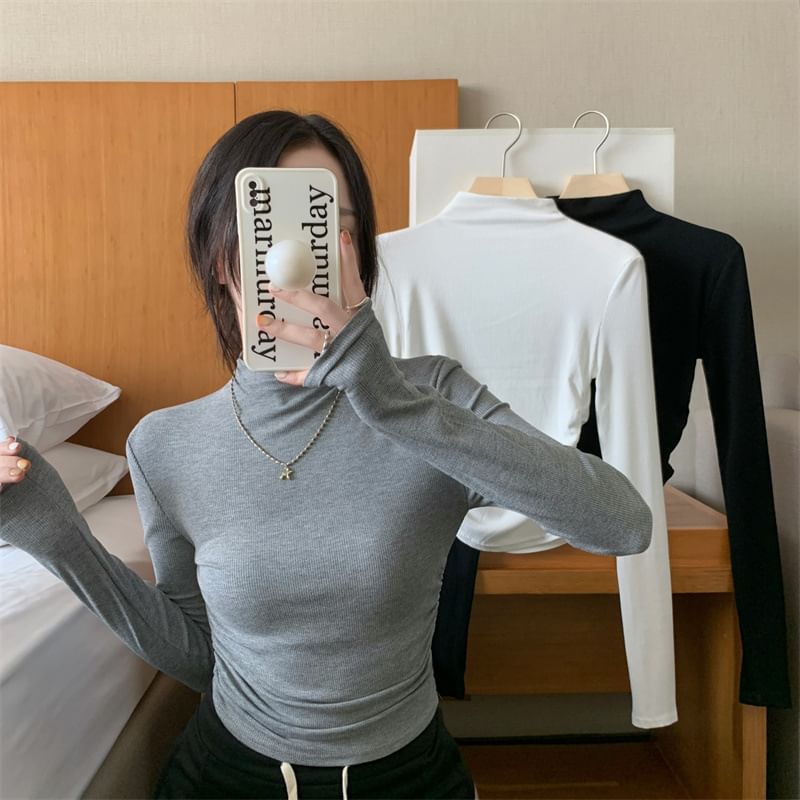 Long-Sleeve Mock Neck Plain Crop Tee SpreePicky