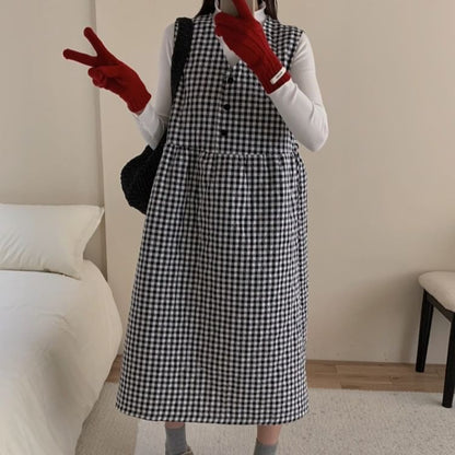 Long-Sleeve Mock Neck Plain Tee / V-Neck Gingham Quilted Half-Buttoned Midi Jumper Dress SpreePicky