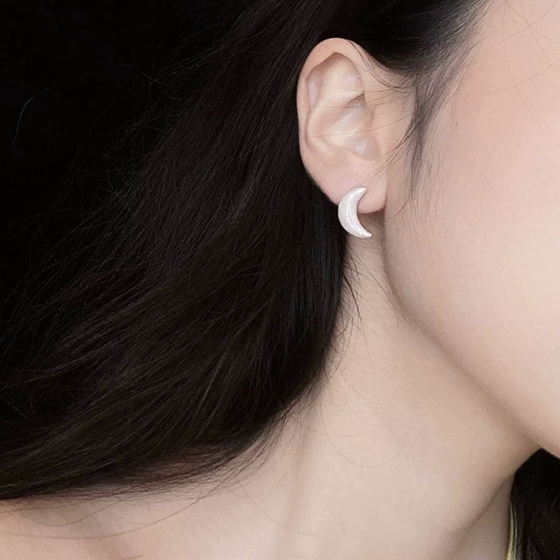 / Earring Ear Clip-On Moon Stud FashionChic