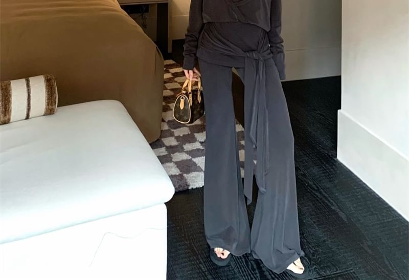 Crew Pants Neck Waist / Flared T-Shirt Long-Sleeve Mock High Plain Two-Piece FashionChic