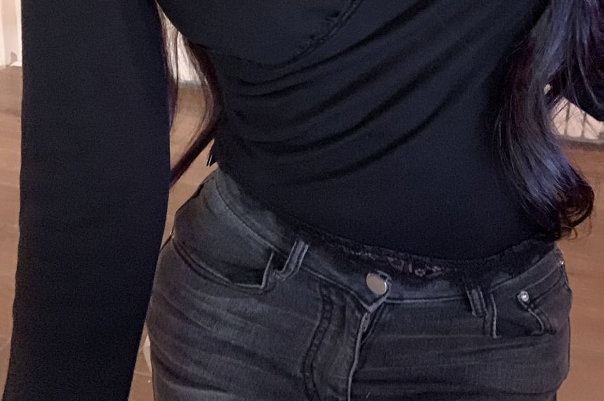 + Long-Sleeve Set: V-Neck Top Lace Halter-Neck Tee Crop Trim FashionChic