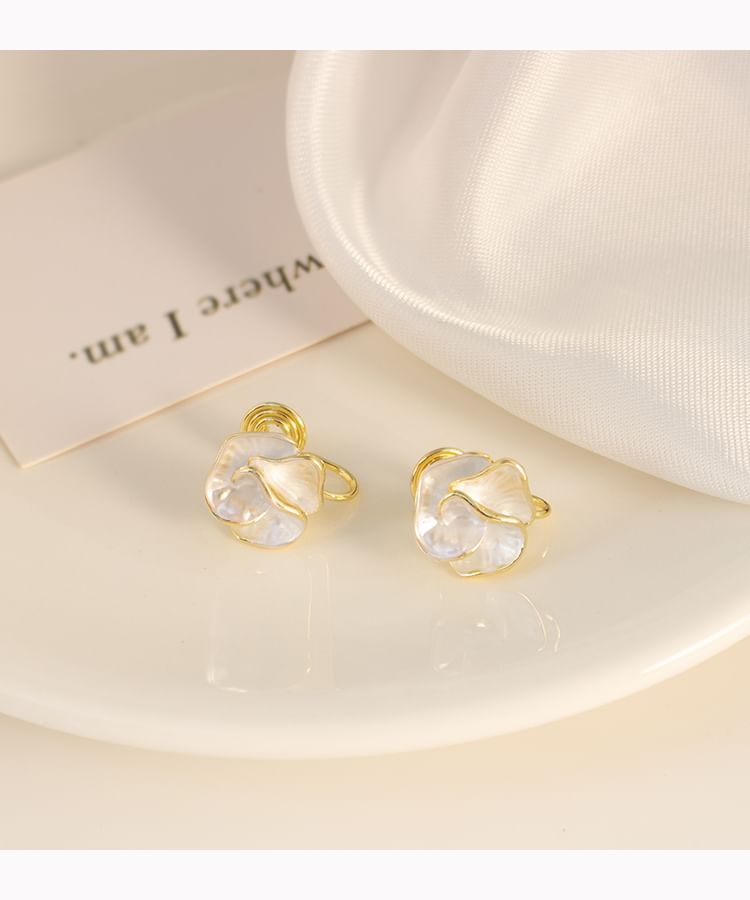 / Clip-On Stud Earring Flower FashionChic
