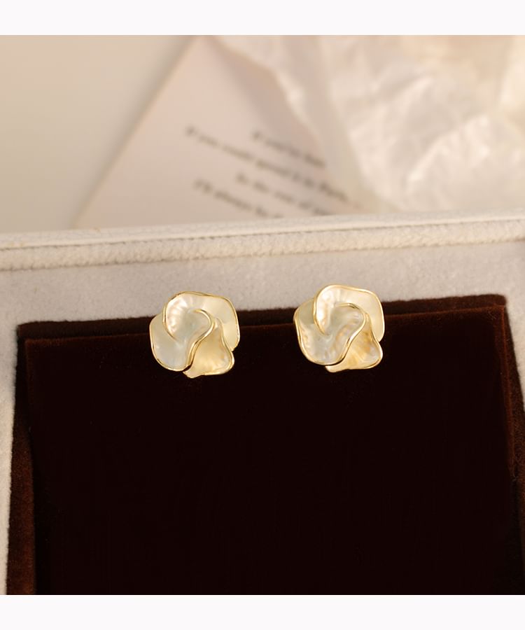 / Clip-On Stud Earring Flower FashionChic