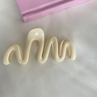 Wavy Plastic Hair Clamp SpreePicky