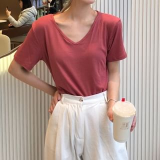 Short-Sleeve V-Neck Plain T-Shirt SpreePicky