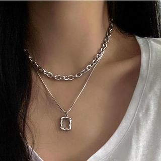 Rectangle Pendant Layered Alloy Choker mySite