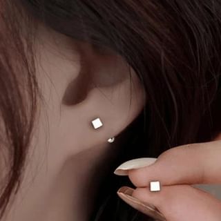 Cube Ear Stud mySite