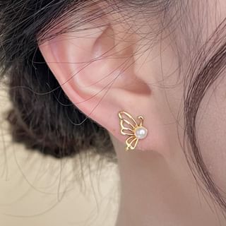 Butterfly Faux Pearl Ear Stud SpreePicky