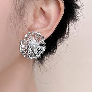 Floral Faux Pearl Alloy Stud Earring SpreePicky