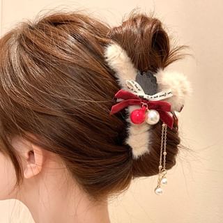 Bow Accent Furry Hair Claw SpreePicky