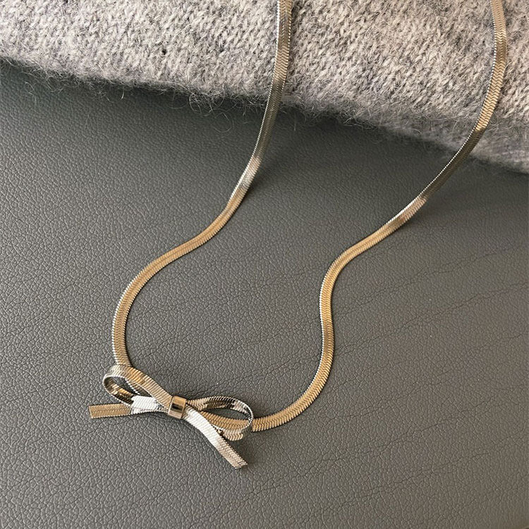 Metal Bow Choker Necklace SpreePicky