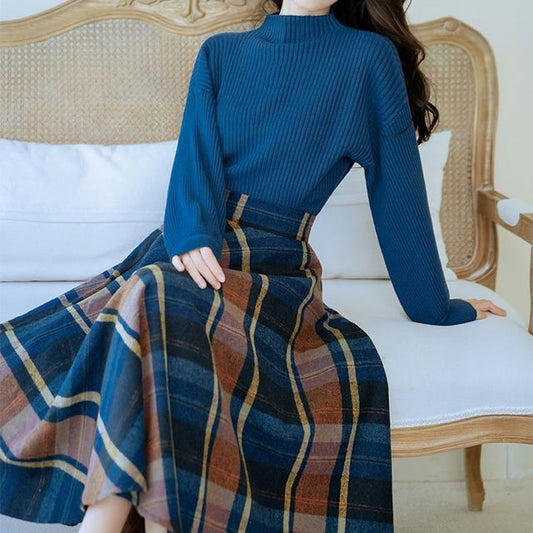 Set: Mock Neck Plain Sweater + Plaid Midi A SpreePicky