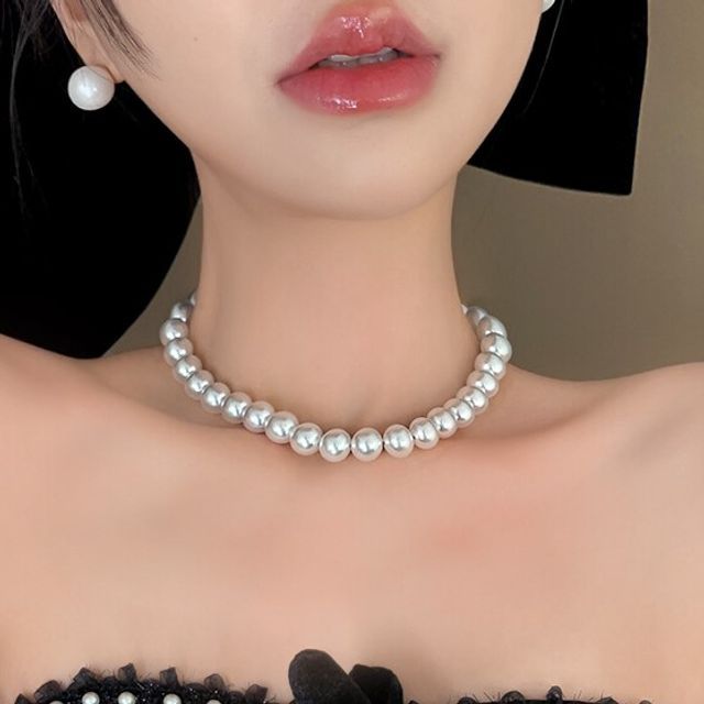 Faux Pearl Choker SpreePicky