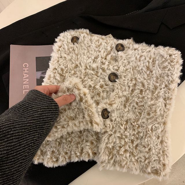 Fluffy Button Snood SpreePicky