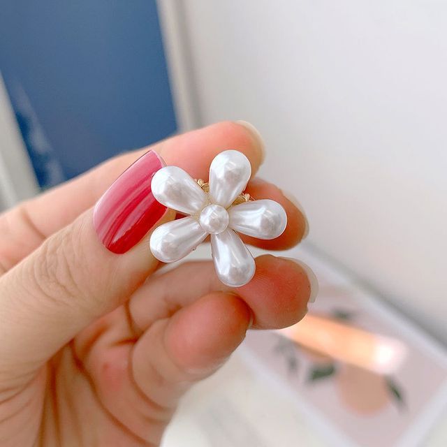 Faux Pearl Flower Hair Claw / Set of 6 SpreePicky