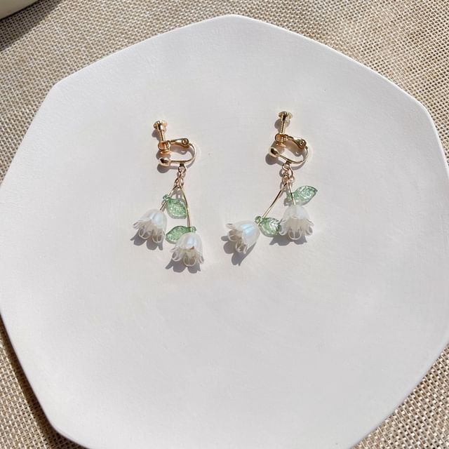 Floral Resin Alloy Dangle Earring SpreePicky