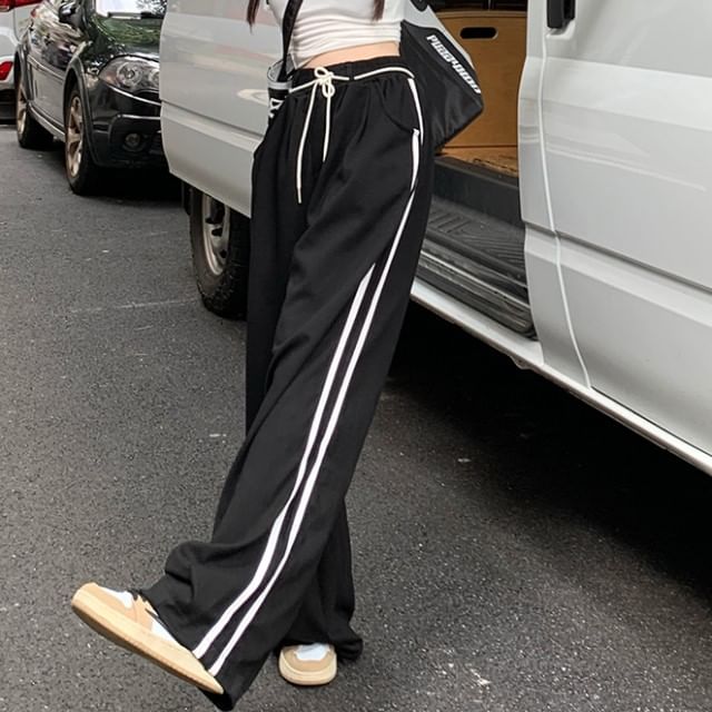 Leg Long-Sleeve / Cutout Waist Tee Crop Sweatpants Wide Neck Round Plain Striped Drawstring FashionChic