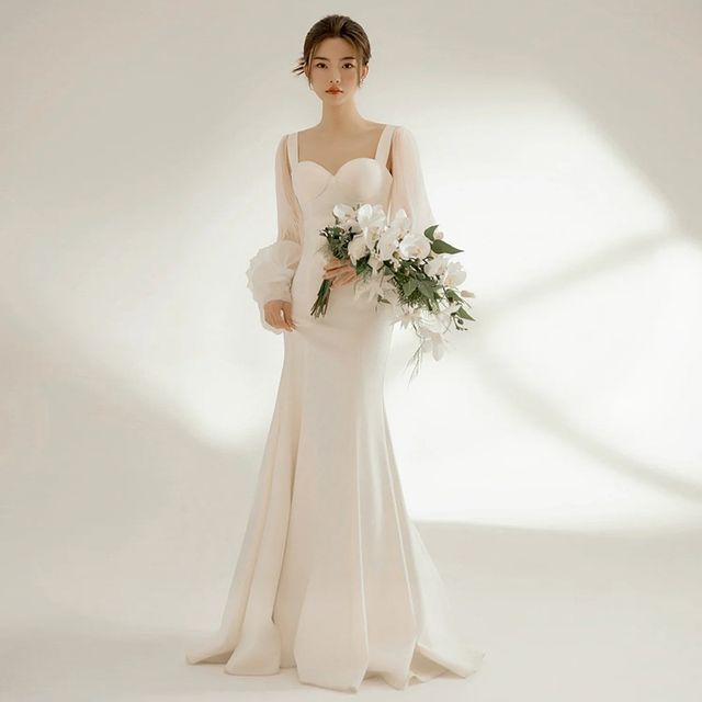 Long-Sleeve Sweetheart Neckline Plain Sheath Wedding Gown SpreePicky