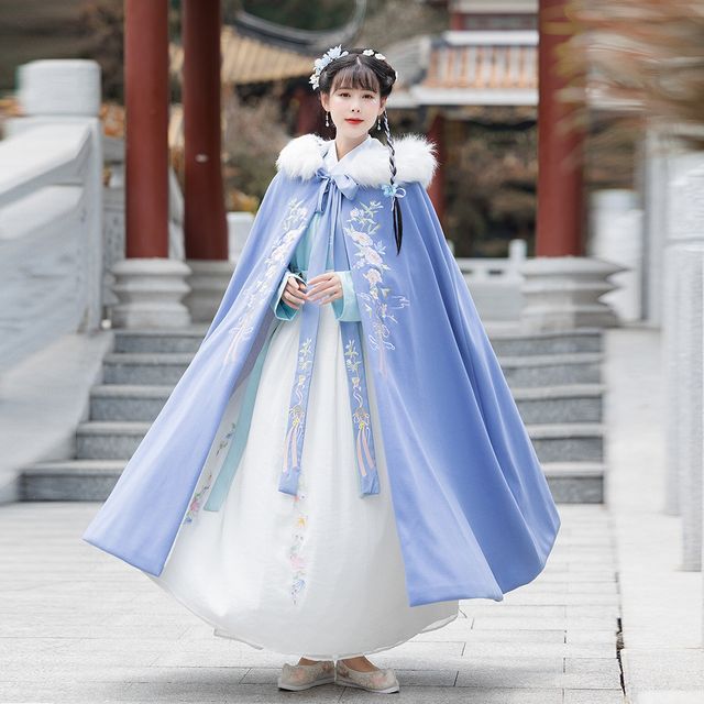 Traditional Chinese Fluffy Cape / Long SpreePicky