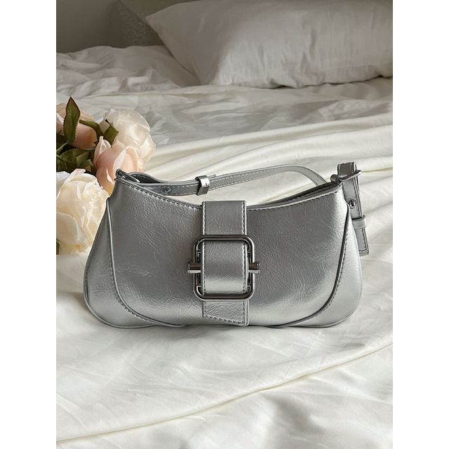 Plain Buckled Panel Shoulder Bag SpreePicky