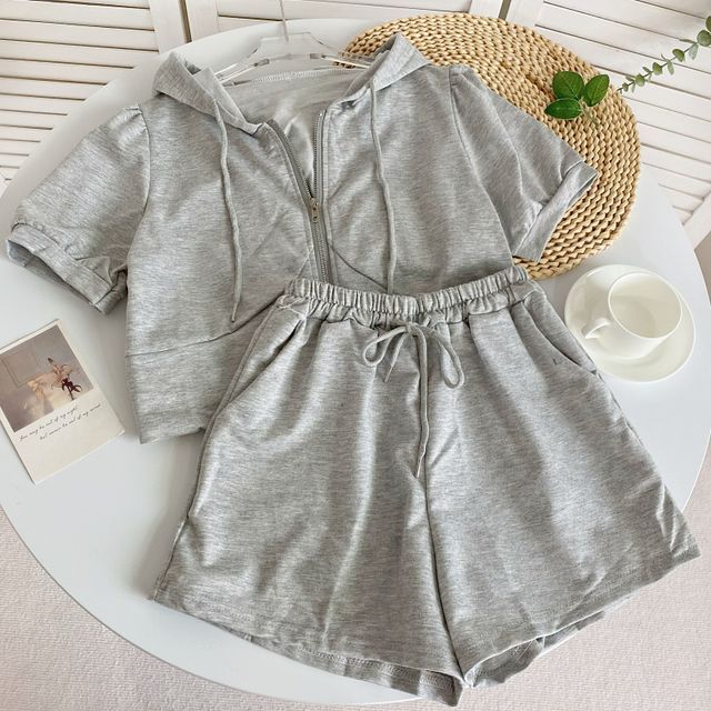 Set: Short-Sleeve Zip-Up Crop Hoodie + Shorts mySite