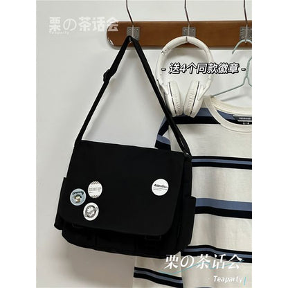 Plain Buckled Flap Crossbody Bag SpreePicky