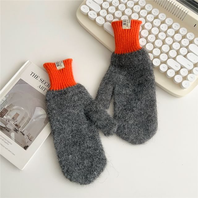 Two Tone Mittens SpreePicky