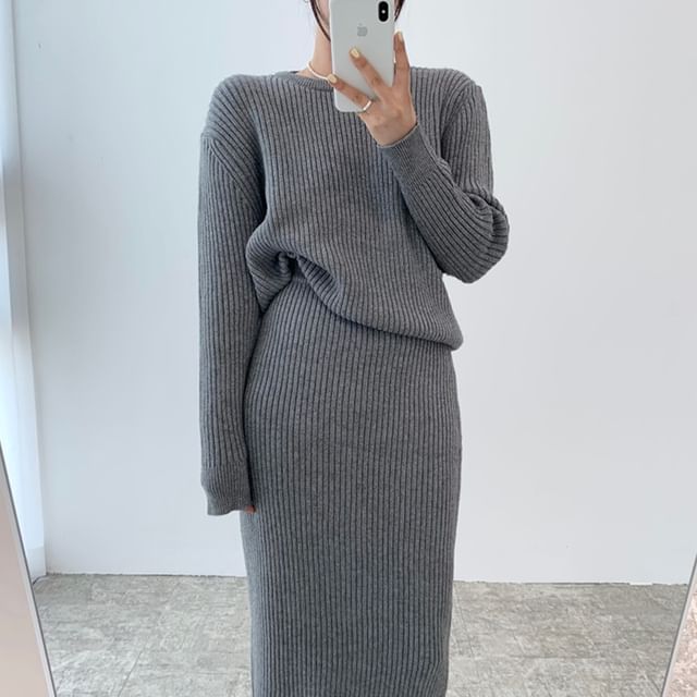 Set: Crewneck Plain Sweater + High Waist Midi Skirt SpreePicky