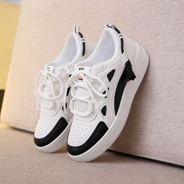 Applique Contrast Trim Lace-Up Platform Sneakers SpreePicky