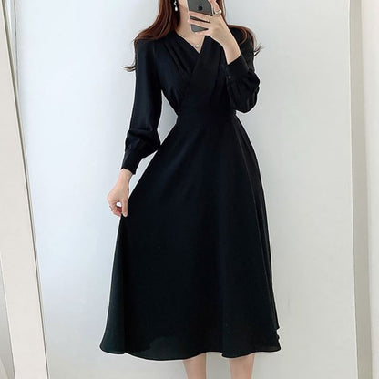 Long-Sleeve V-Neck Plain Midi A-Line Dress SpreePicky