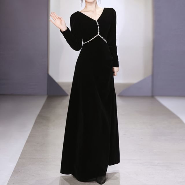 Long-Sleeve V-Neck Contrast Trim A-Line Evening Gown SpreePicky