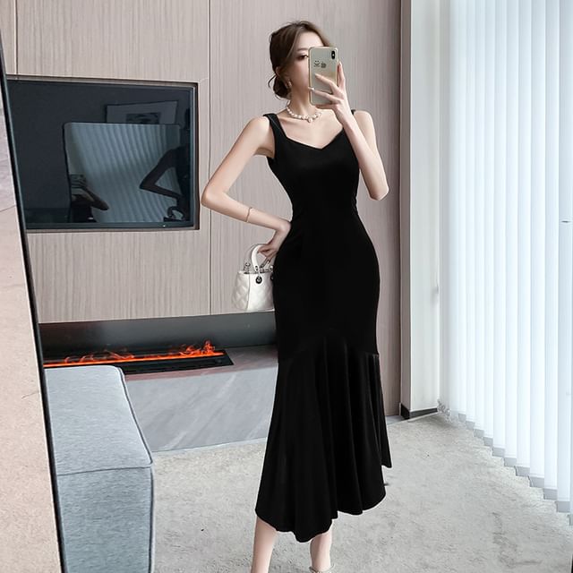 Spaghetti Strap V-Neck Plain Midi Sheath Dress SpreePicky