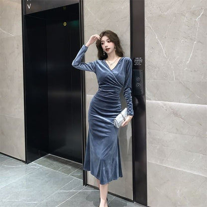 Long-Sleeve V-Neck Plain Velvet Ruched Midi A-Line Dress SpreePicky