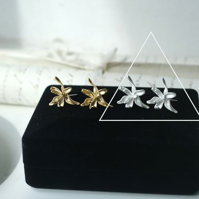 Floral Alloy Stud Earring SpreePicky