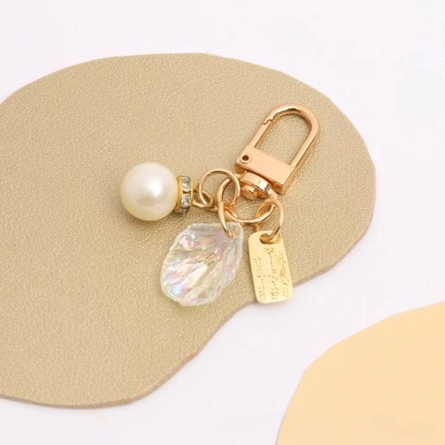 Faux Pearl Shell Acrylic Bag Charm Keyring SpreePicky