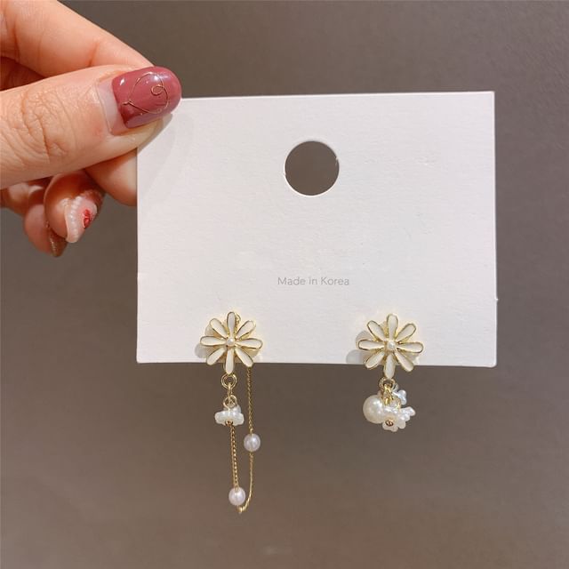 Floral Faux Pearl Asymmetrical Alloy Dangle Earring SpreePicky