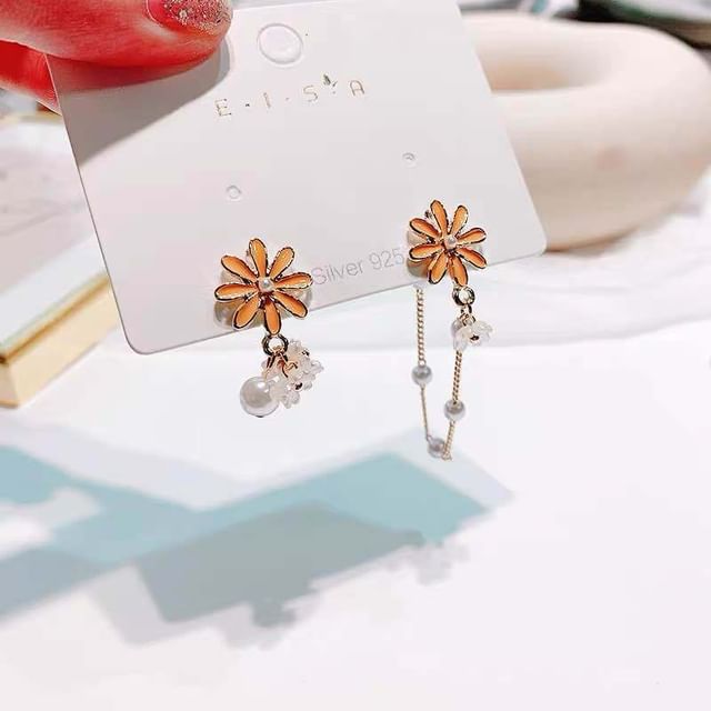 Floral Faux Pearl Asymmetrical Alloy Dangle Earring SpreePicky